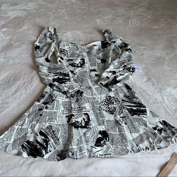 NWT Reformation Mochi Dress in Climate Newsprint - Picture 6 of 14